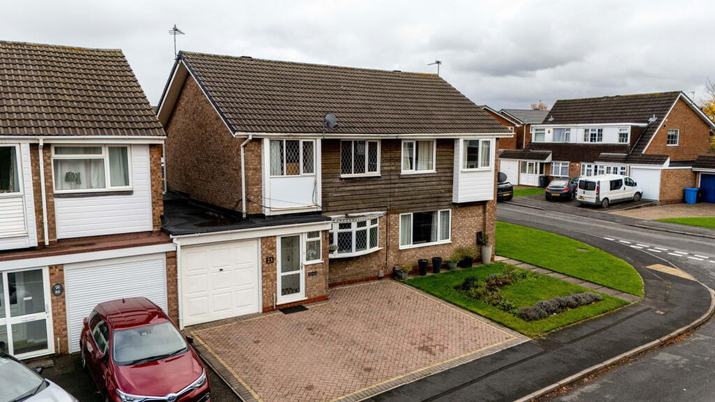 Main image of property: Lingfield Close, Walsall, WS6 6LT