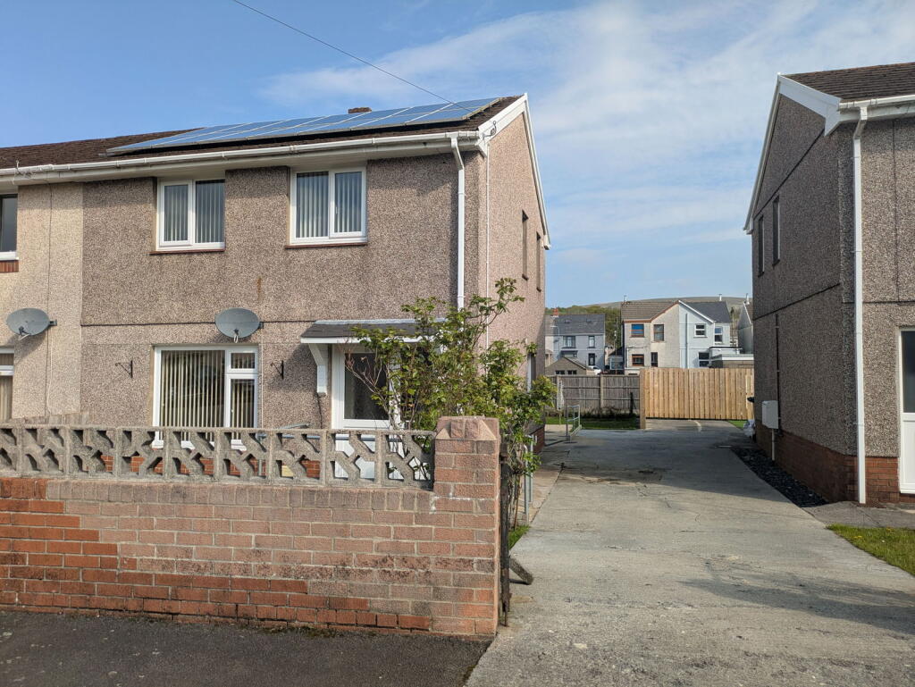 Main image of property: Maesyglyn, Lower Brynamman, SA18 1SY