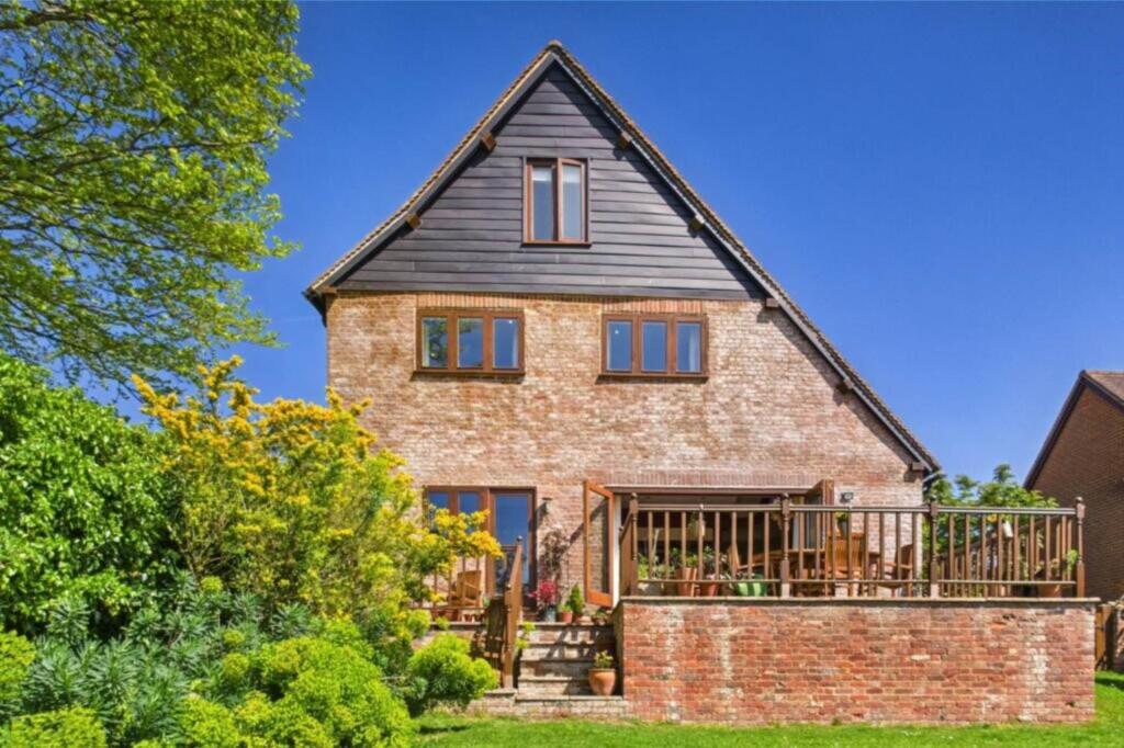 Main image of property: High Street, Whitchurch