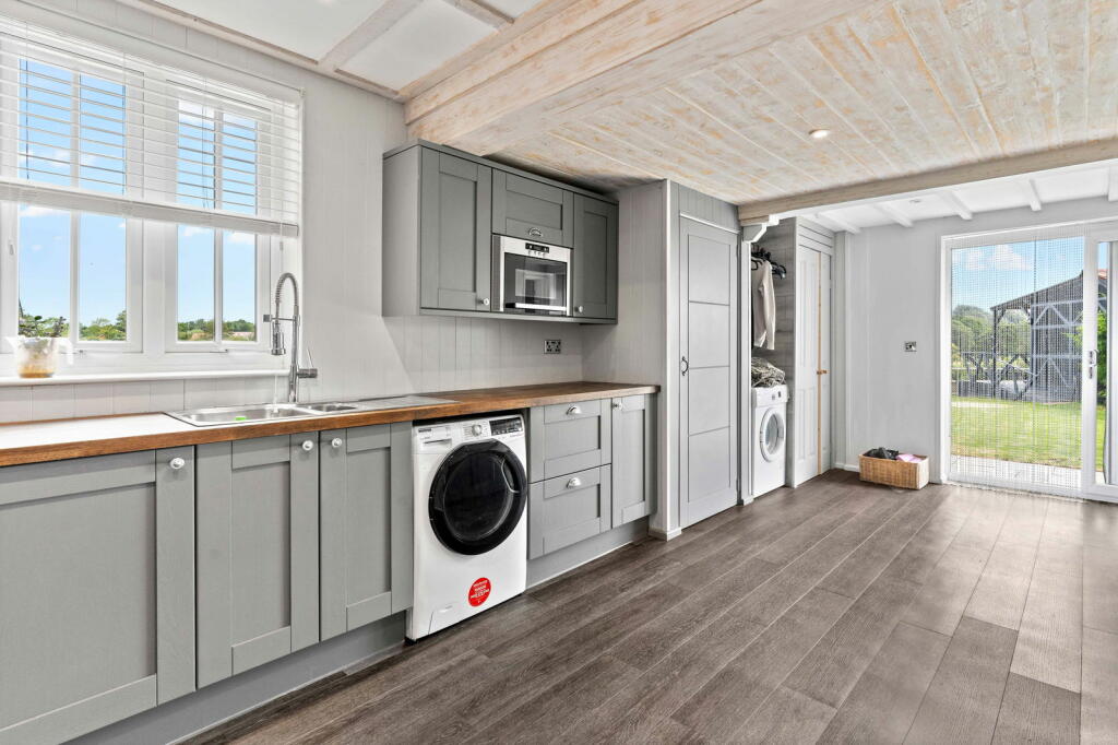 Additional property image - Fyfield Road, Ongar, CM5 0HQ