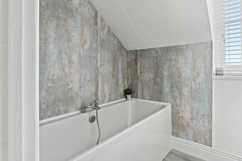 Additional property image - Fyfield Road, Ongar, CM5 0HQ