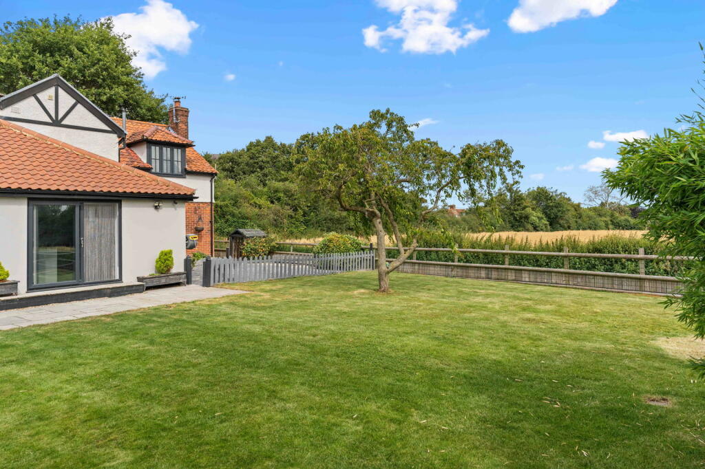 Additional property image - Fyfield Road, Ongar, CM5 0HQ