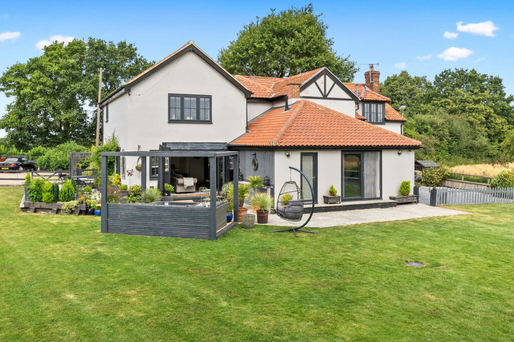 Additional property image - Fyfield Road, Ongar, CM5 0HQ