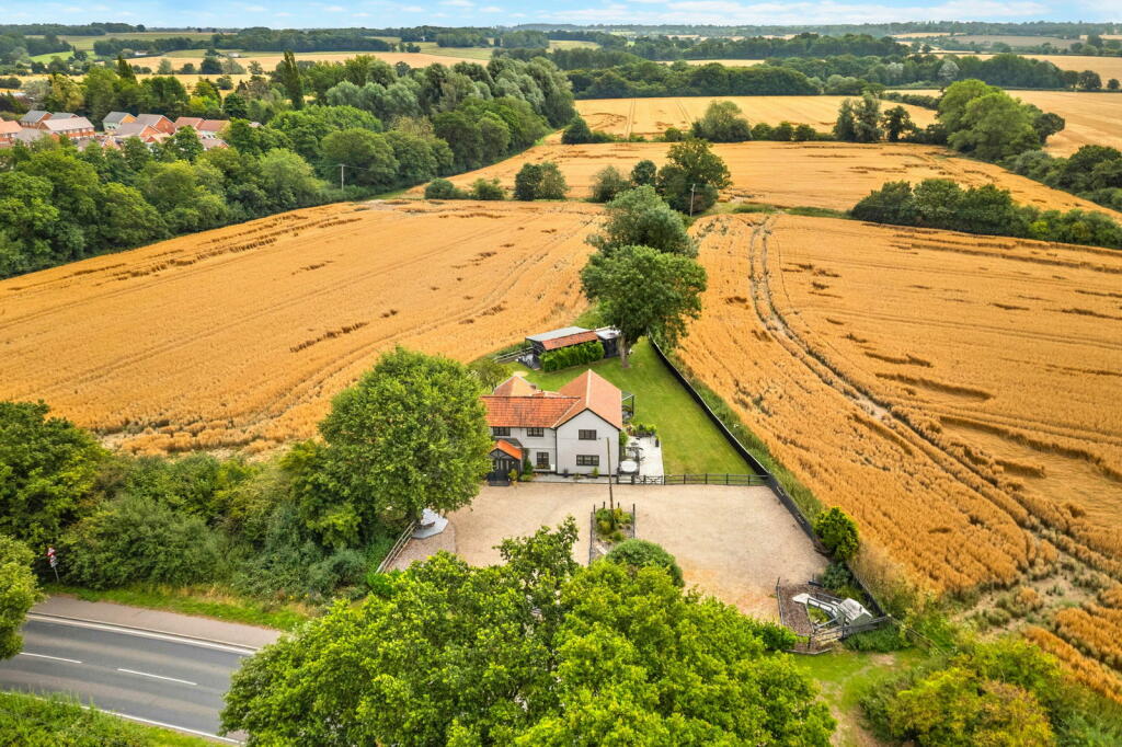 Additional property image - Fyfield Road, Ongar, CM5 0HQ