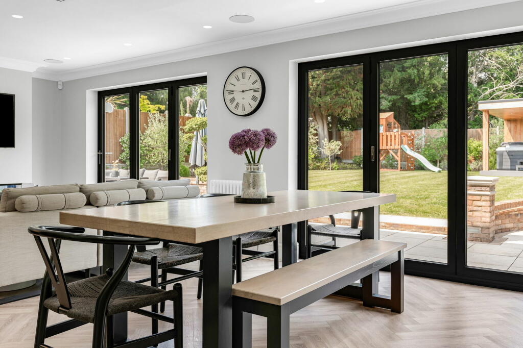Additional property image - Longaford Way, Hutton Mount, Brentwood, CM13 2LT