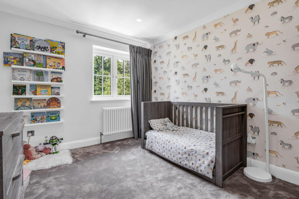 Additional property image - Longaford Way, Hutton Mount, Brentwood, CM13 2LT