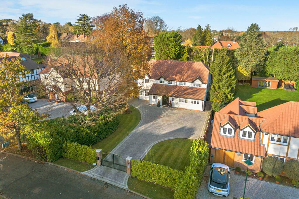 Additional property image - Longaford Way, Hutton Mount, Brentwood, CM13 2LT