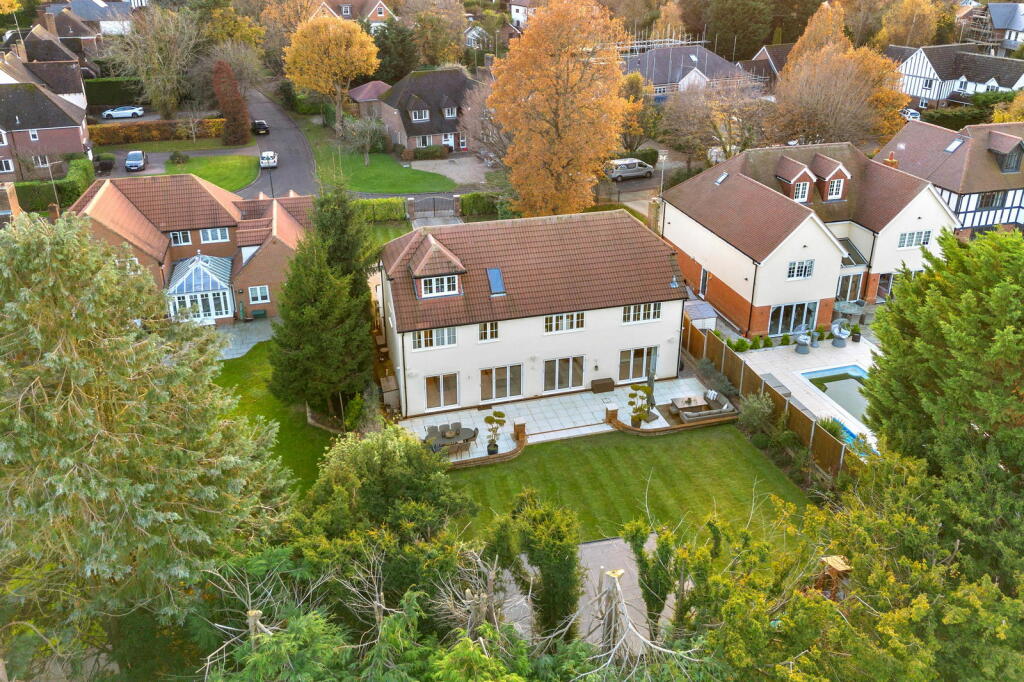 Additional property image - Longaford Way, Hutton Mount, Brentwood, CM13 2LT