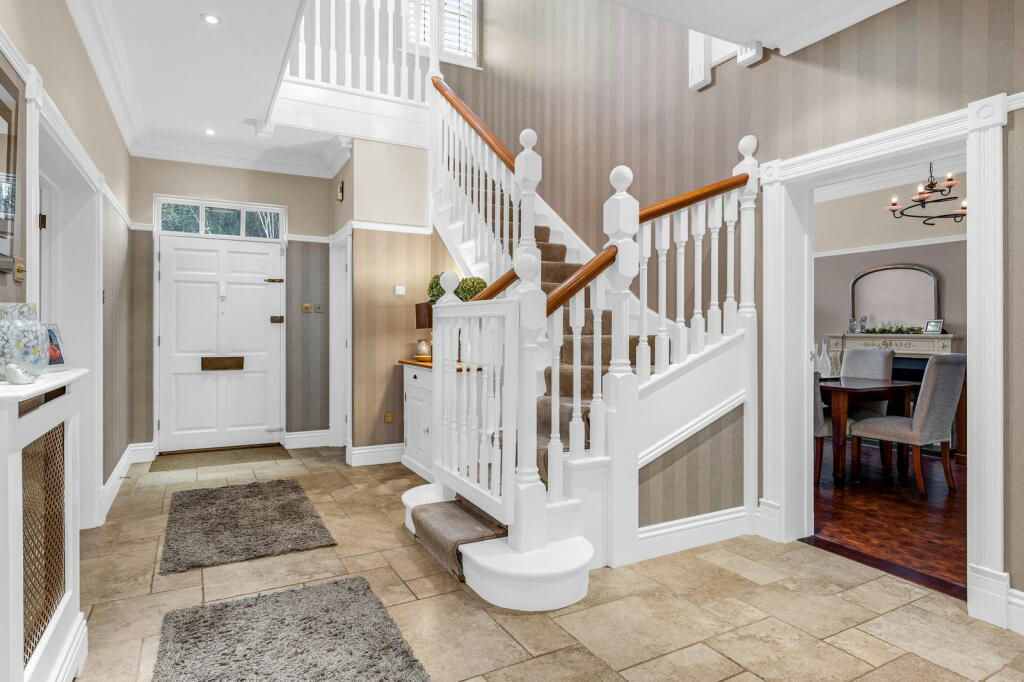 Additional property image - Thorndon Approach, Herongate, Brentwood, CM13 3PA
