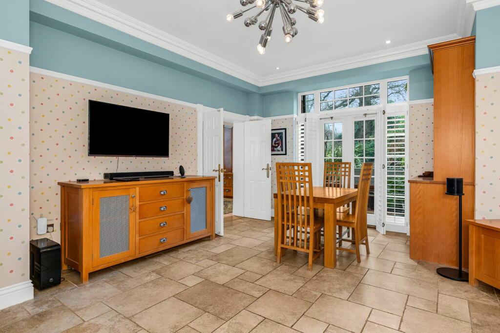 Additional property image - Thorndon Approach, Herongate, Brentwood, CM13 3PA