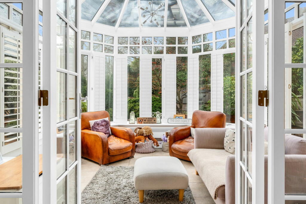 Additional property image - Thorndon Approach, Herongate, Brentwood, CM13 3PA