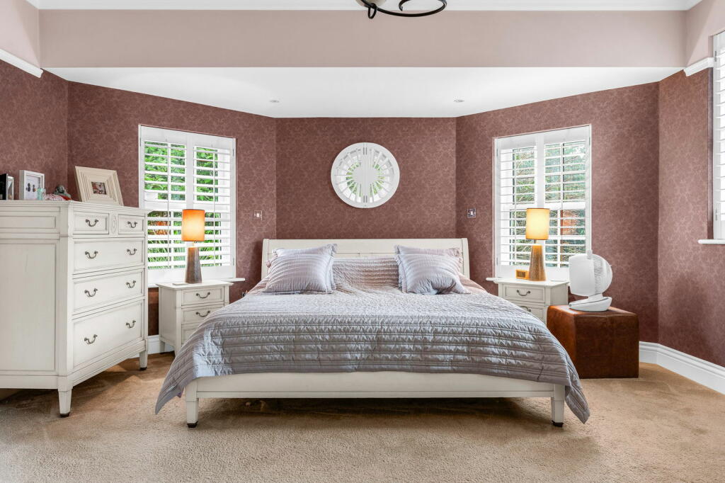 Additional property image - Thorndon Approach, Herongate, Brentwood, CM13 3PA
