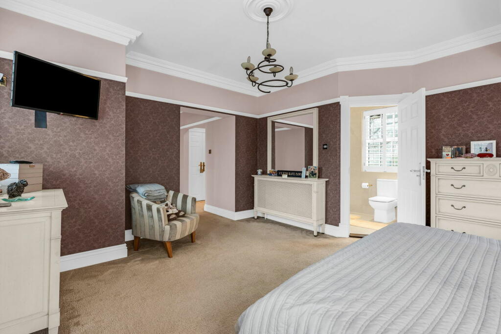 Additional property image - Thorndon Approach, Herongate, Brentwood, CM13 3PA