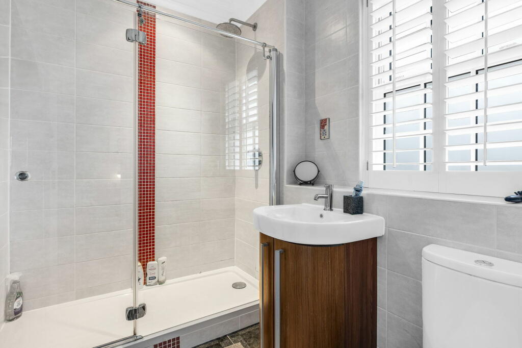 Additional property image - Thorndon Approach, Herongate, Brentwood, CM13 3PA