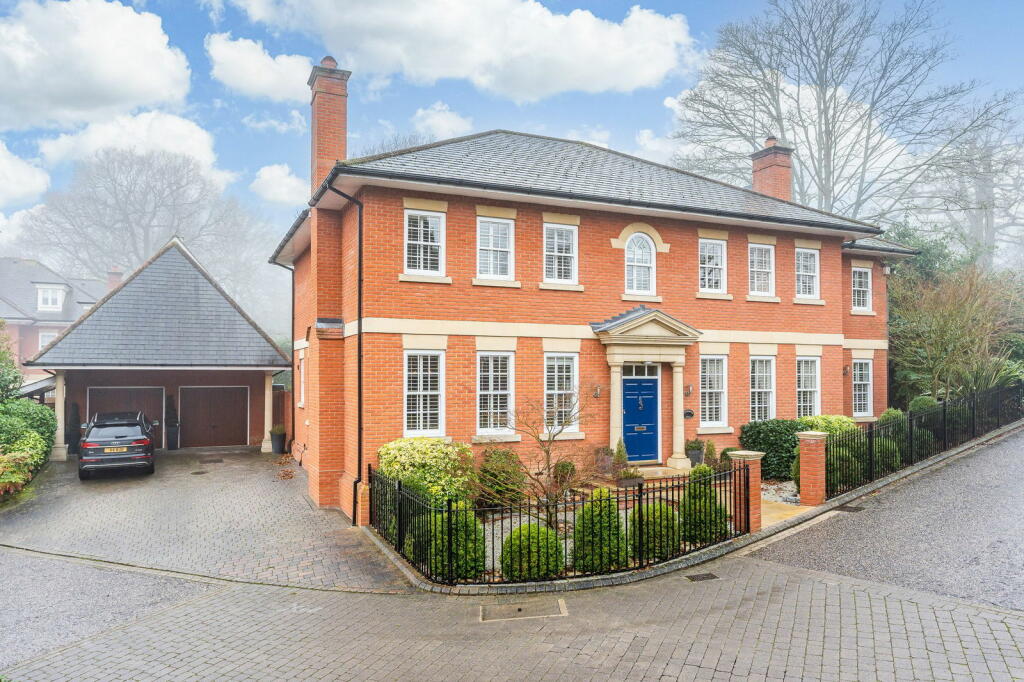 Additional property image - Thorndon Approach, Herongate, Brentwood, CM13 3PA
