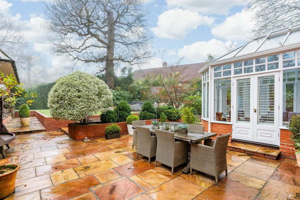 Additional property image - Thorndon Approach, Herongate, Brentwood, CM13 3PA