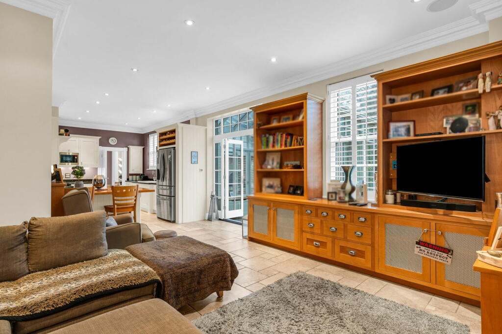 Additional property image - Thorndon Approach, Herongate, Brentwood, CM13 3PA