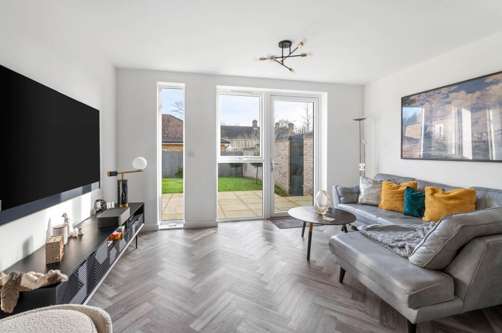 Additional property image - Great Warley, Brentwood, CM13