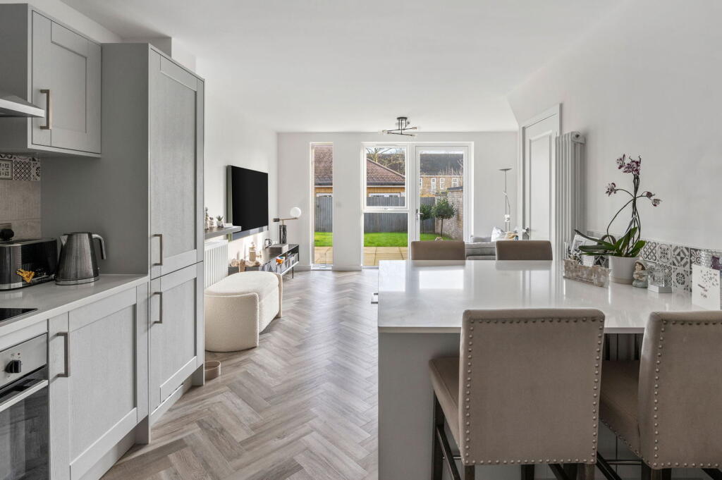 Additional property image - Great Warley, Brentwood, CM13