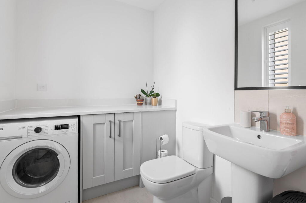Additional property image - Great Warley, Brentwood, CM13