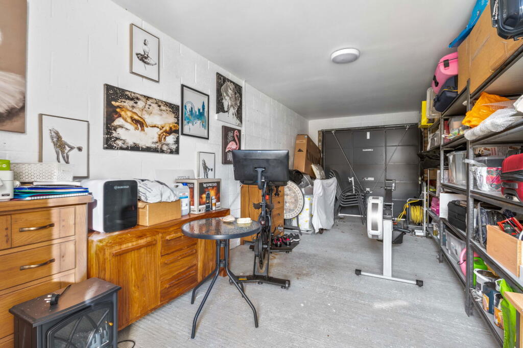 Additional property image - Great Warley, Brentwood, CM13