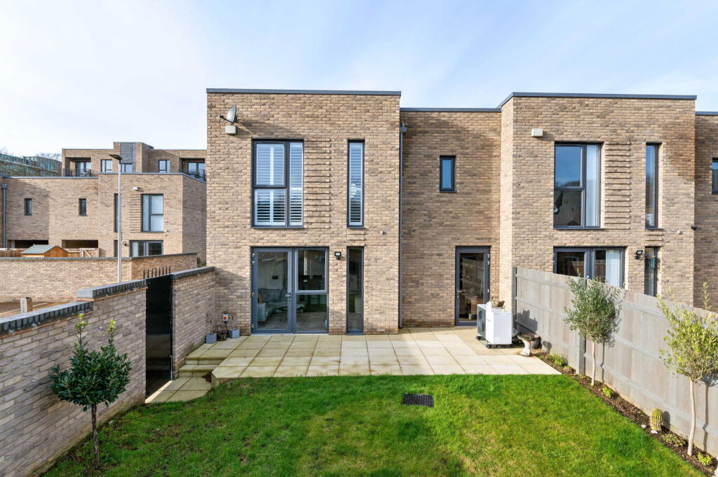 Additional property image - Great Warley, Brentwood, CM13