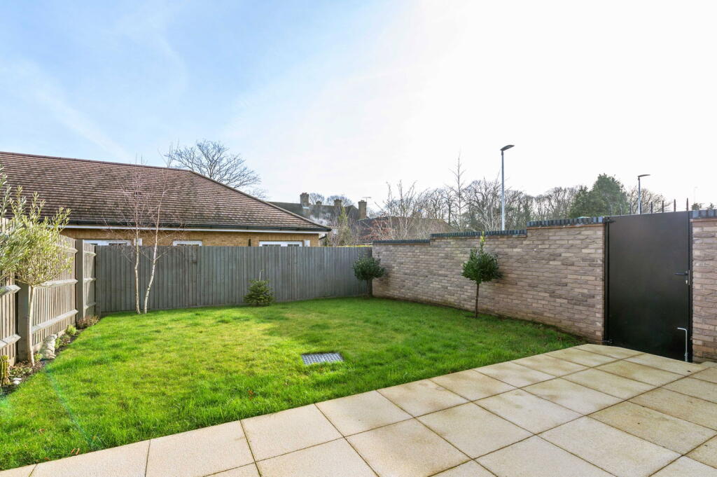 Additional property image - Great Warley, Brentwood, CM13