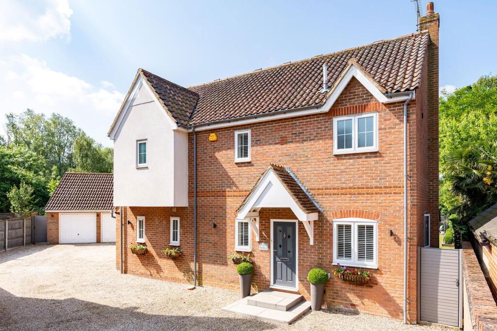 Main image of property: Old Church Road, East Hanningfield, Chelmsford, CM3 8BG