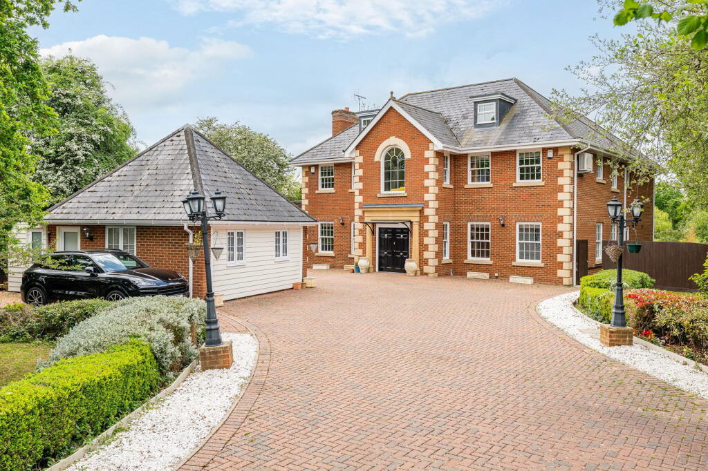 Main image of property: Bicknacre Road, Danbury, Chelmsford CM3