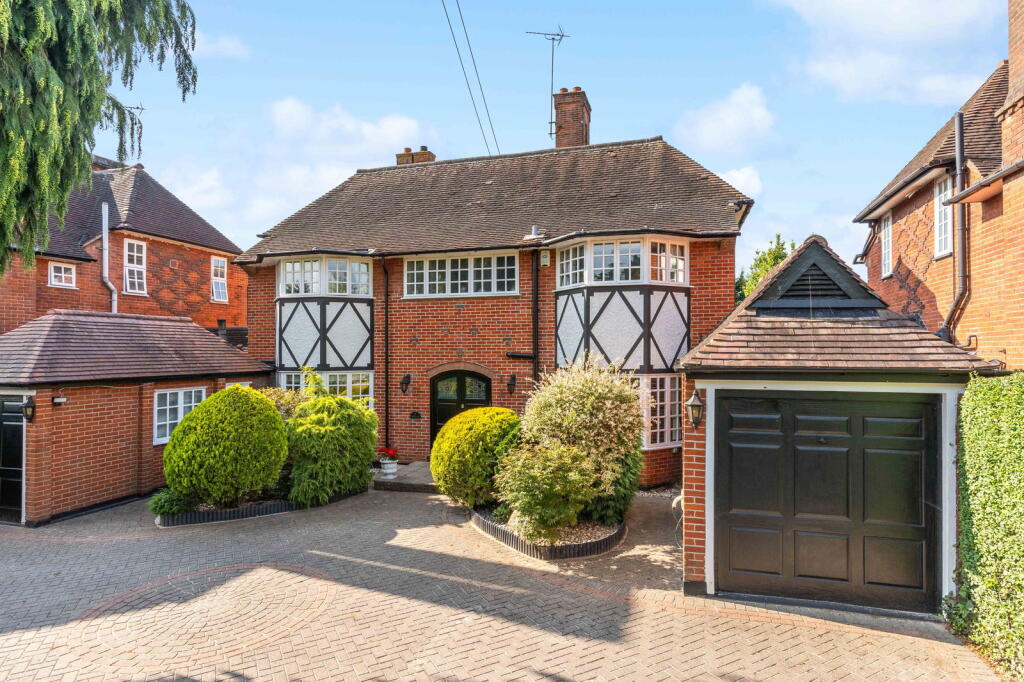 Main image of property: Gidea Park, Romford, RM2 5NR