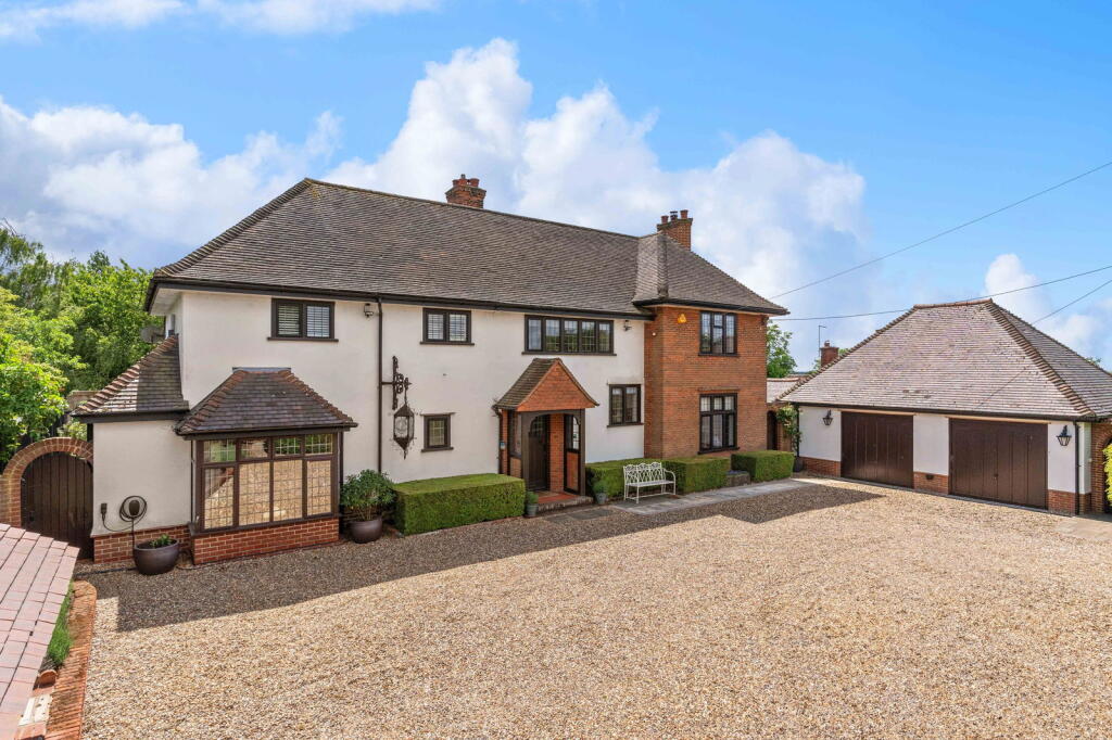 4 bedroom detached house for sale in Mayes Lane, Danbury, Chelmsford ...