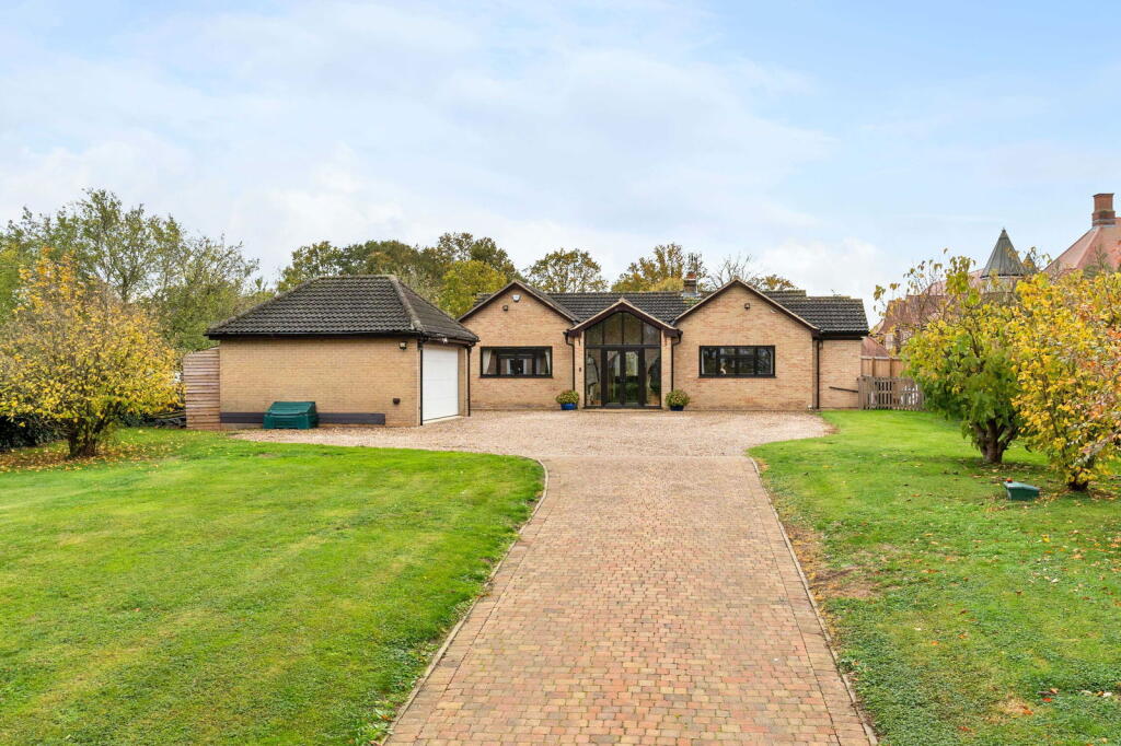 Main image of property: East Hanningfield Road, Sandon, Chelmsford CM2