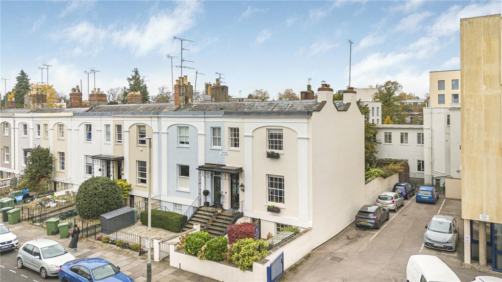 Main image of property: Bath Road, Cheltenham, Gloucestershire, GL53