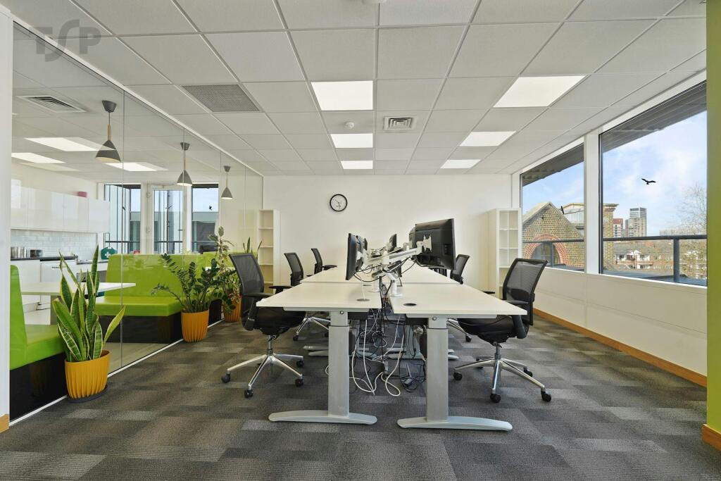 03e082JUS07726 1medium.JPG