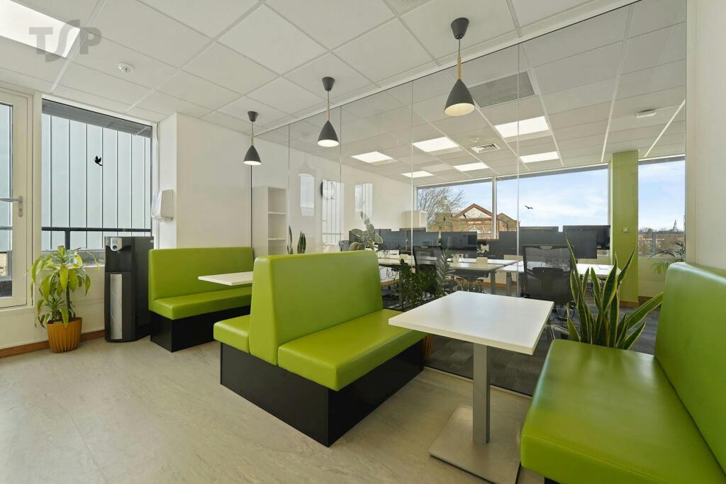 04b418JUS07741 1medium.JPG