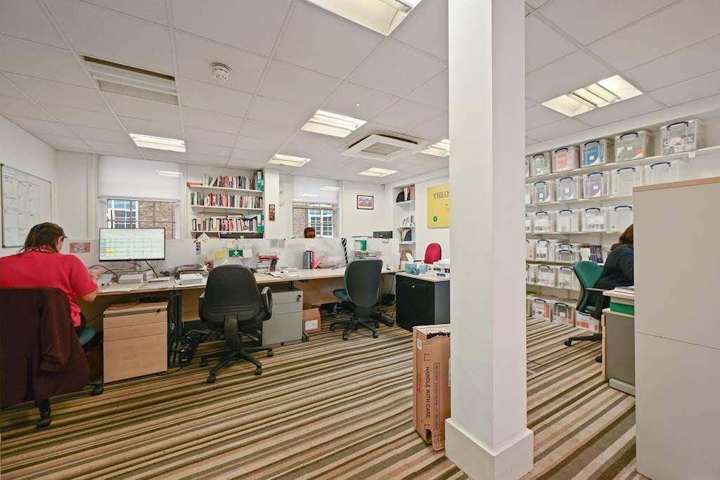 06-4aadGCTSP - 77 Great Peter St - Office 7 -Original (6)-small.JPG