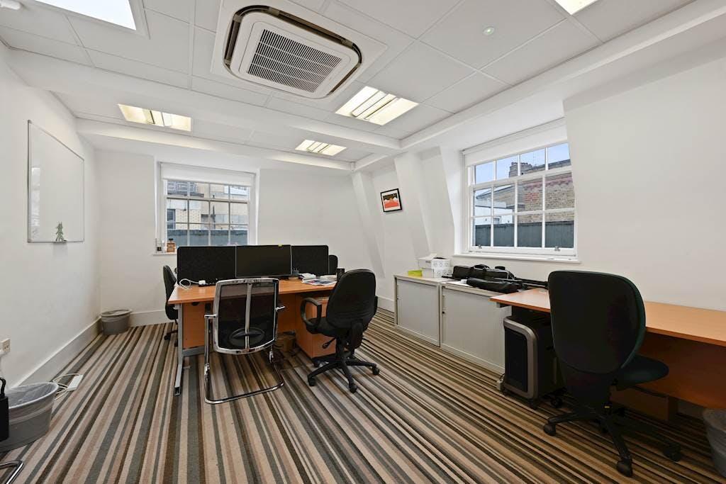07-deeaGCTSP - 77 Great Peter St - Office 8 -Original (6)-small.JPG