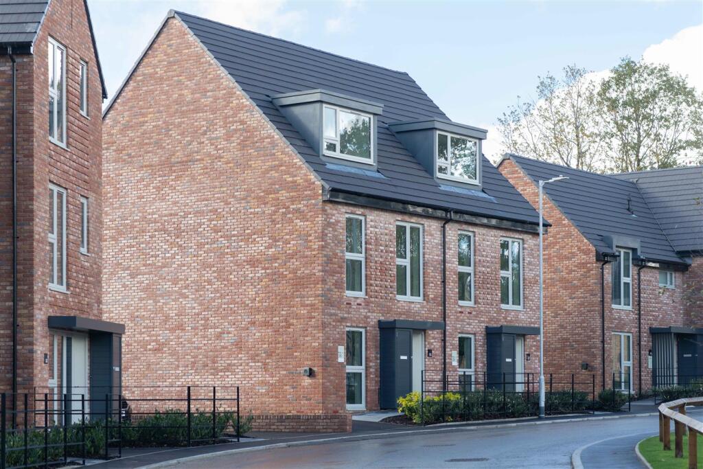 Main image of property: Cynefin, Horwich, BL6