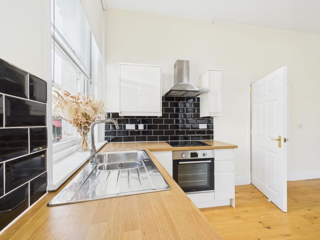 Main image of property: Kensington House, 20 High Street, Stroud, GL5