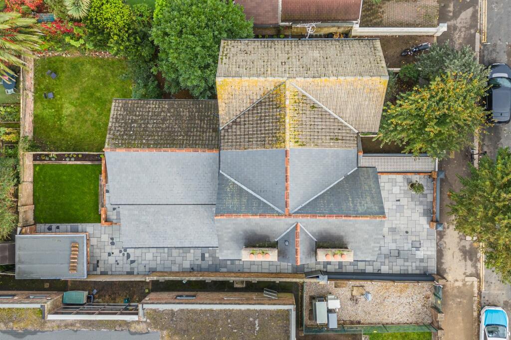Additional property image - Westbourne Gardens, Hove, BN3