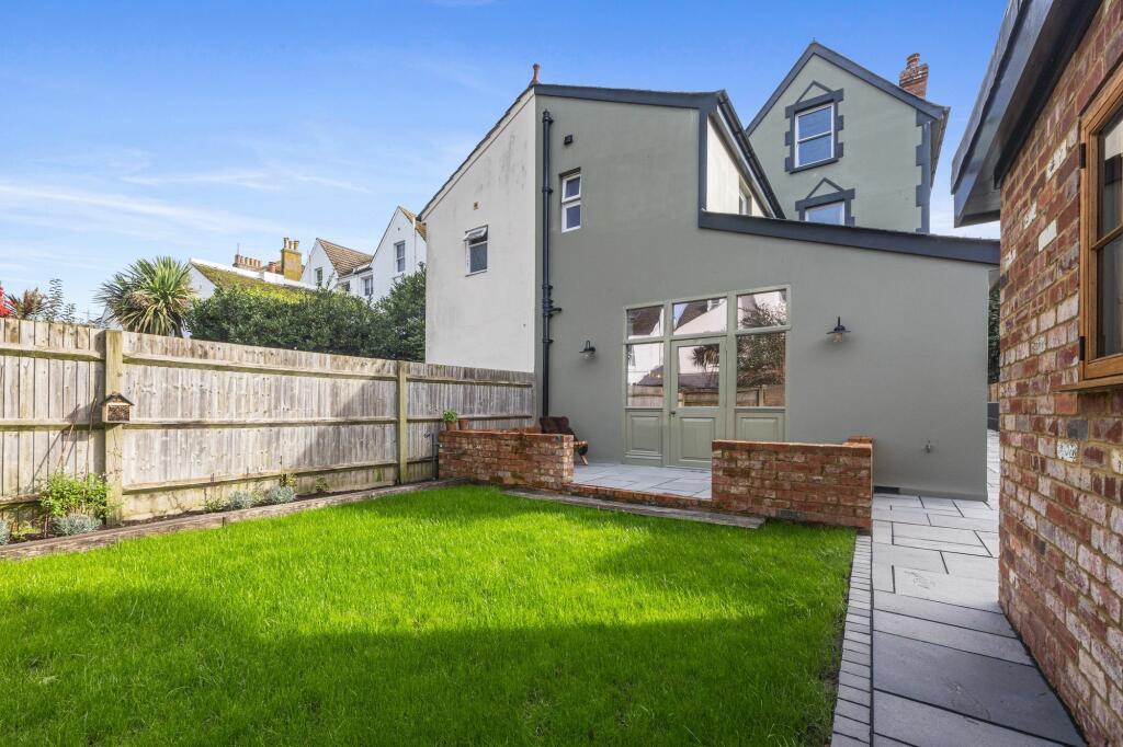 Additional property image - Westbourne Gardens, Hove, BN3