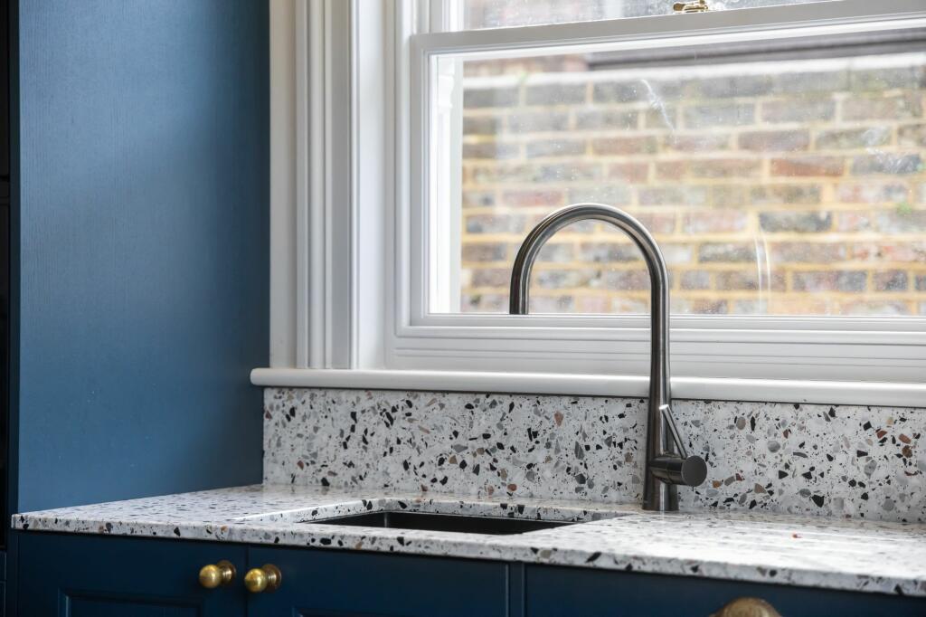 Additional property image - Westbourne Gardens, Hove, BN3
