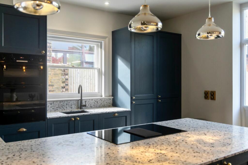 Additional property image - Westbourne Gardens, Hove, BN3