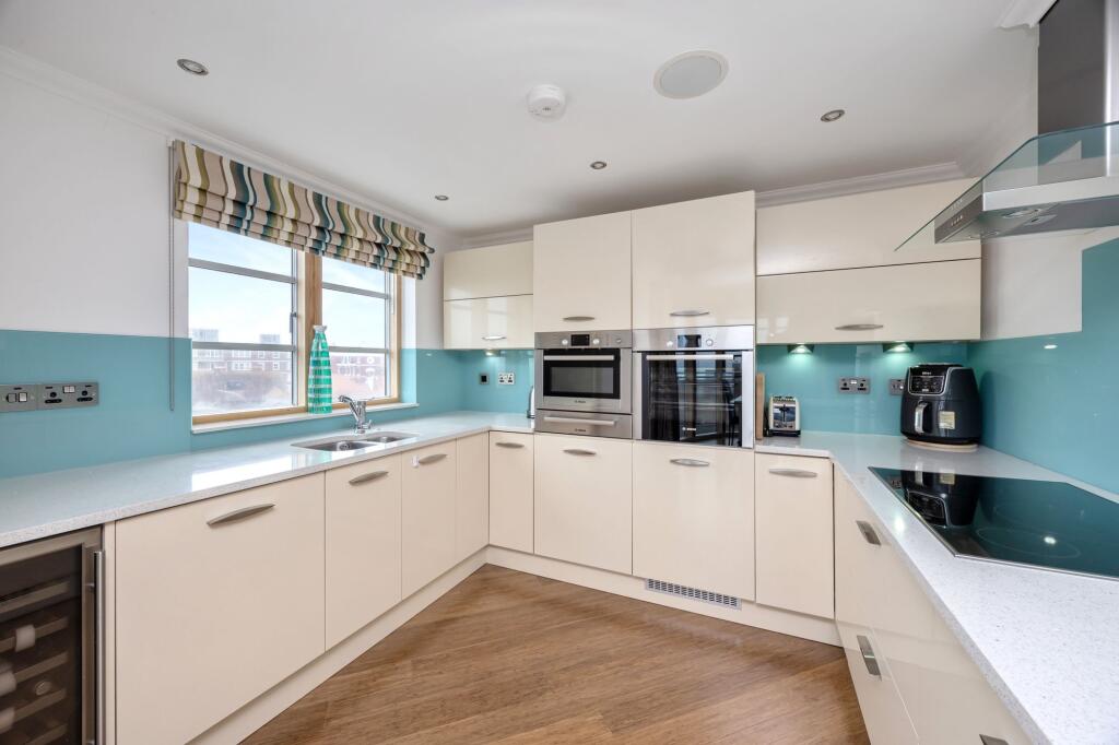 Additional property image - Vallance Gardens, Hove, BN3