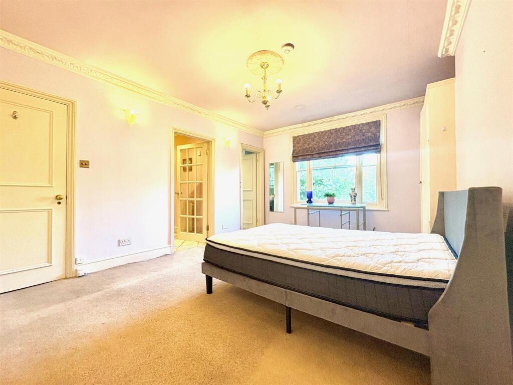 Main image of property: Barclay Road, London