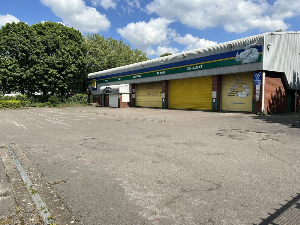Main image of property: Kingswood Close, Holbook Lane, Holbrooks, Coventry, CV6 4NY