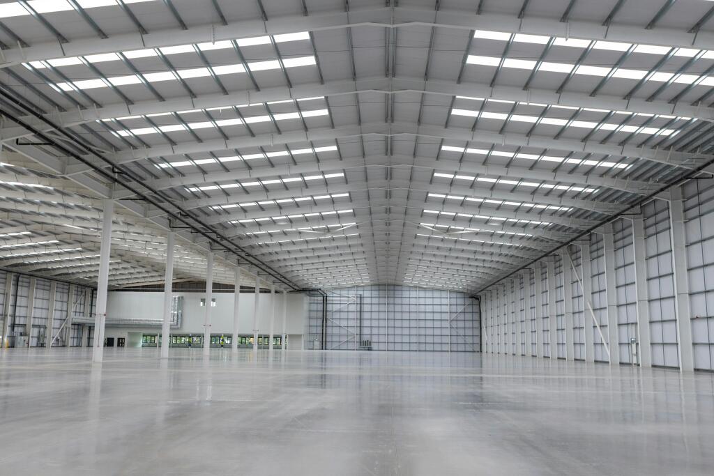Droitwich170 Internal 2 warehouse.jpg