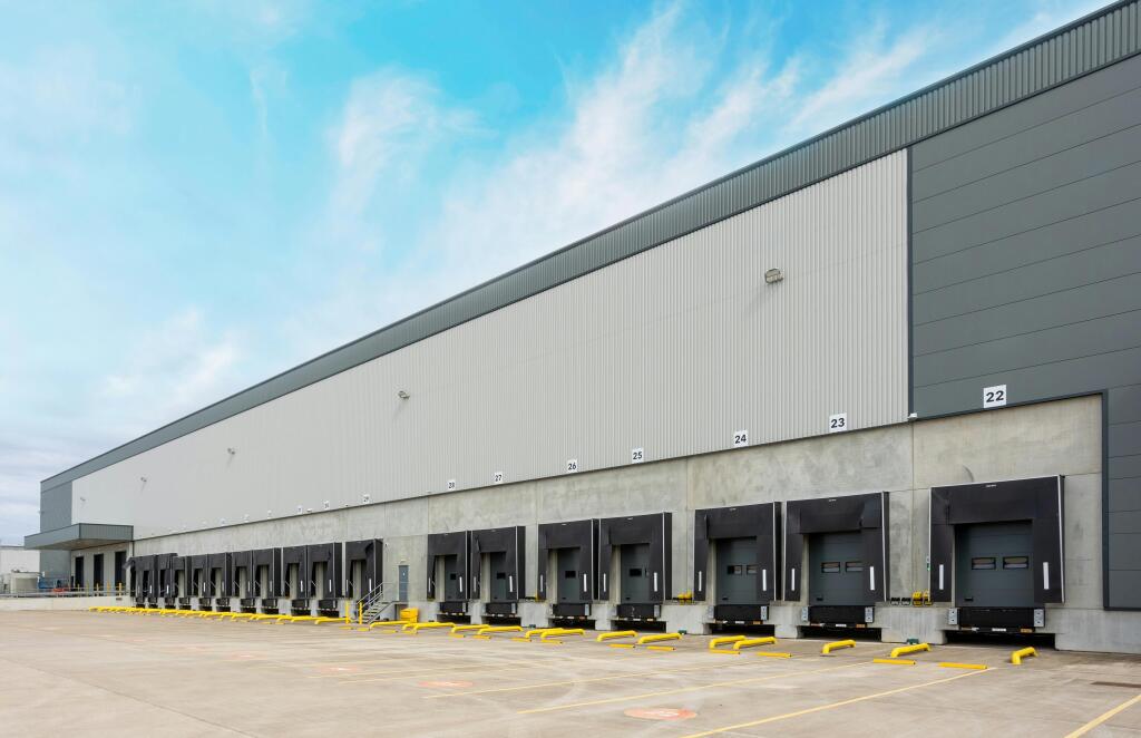 18424 Fradley Park 3a.jpg