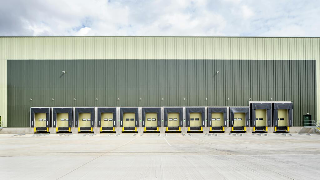 Horizon 7 docks yard.jpg