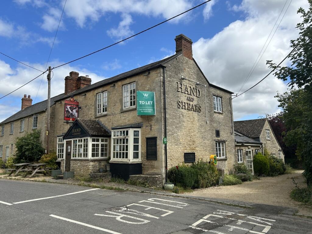 Main image of property: The Hand And Shears, Church Road, Church Hanborough, South East, OX29 8AB